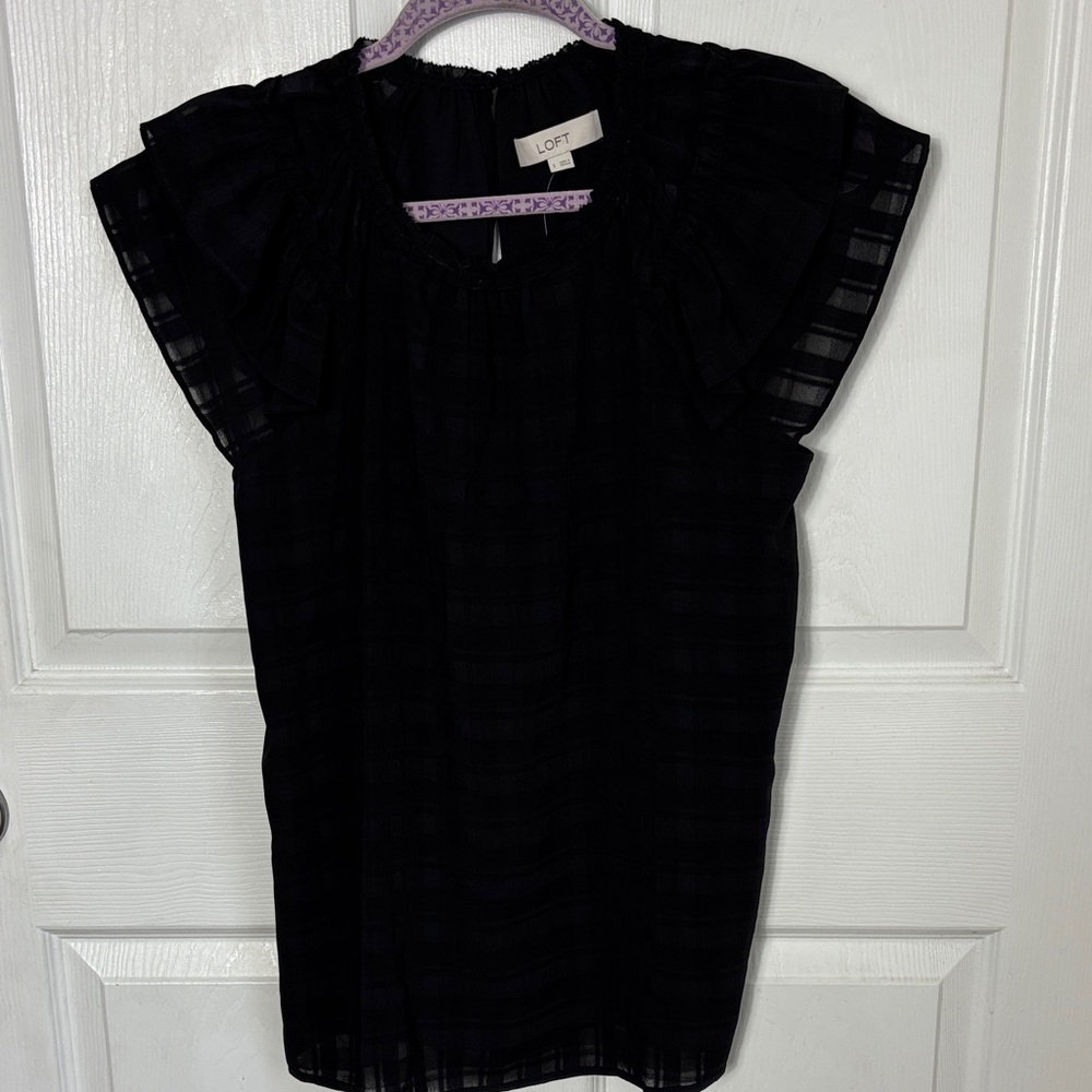 New NWT Loft black lace ruffle short sleeve blouse size small career Wednesday